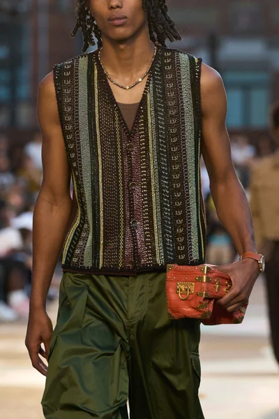Look 84